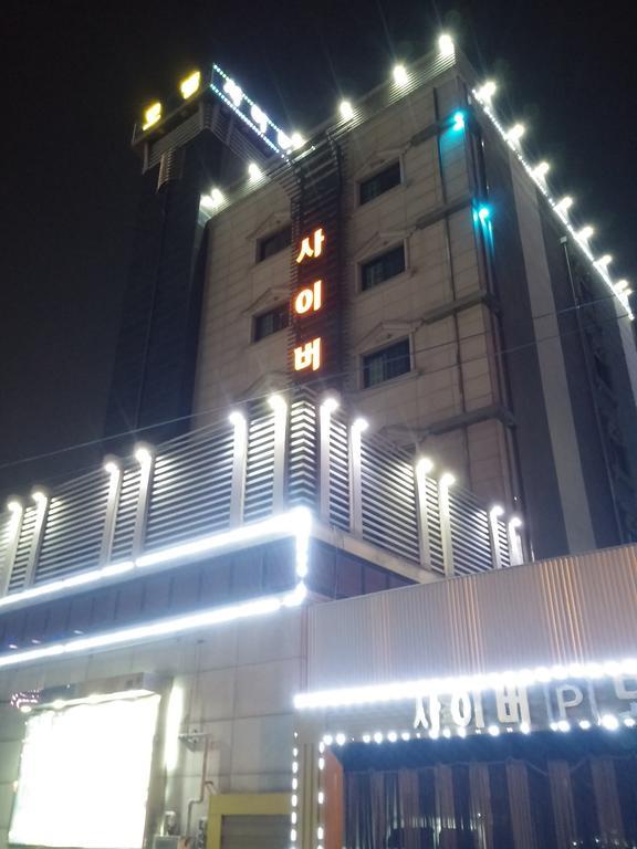 גונסאן Cyber Motel מראה חיצוני תמונה