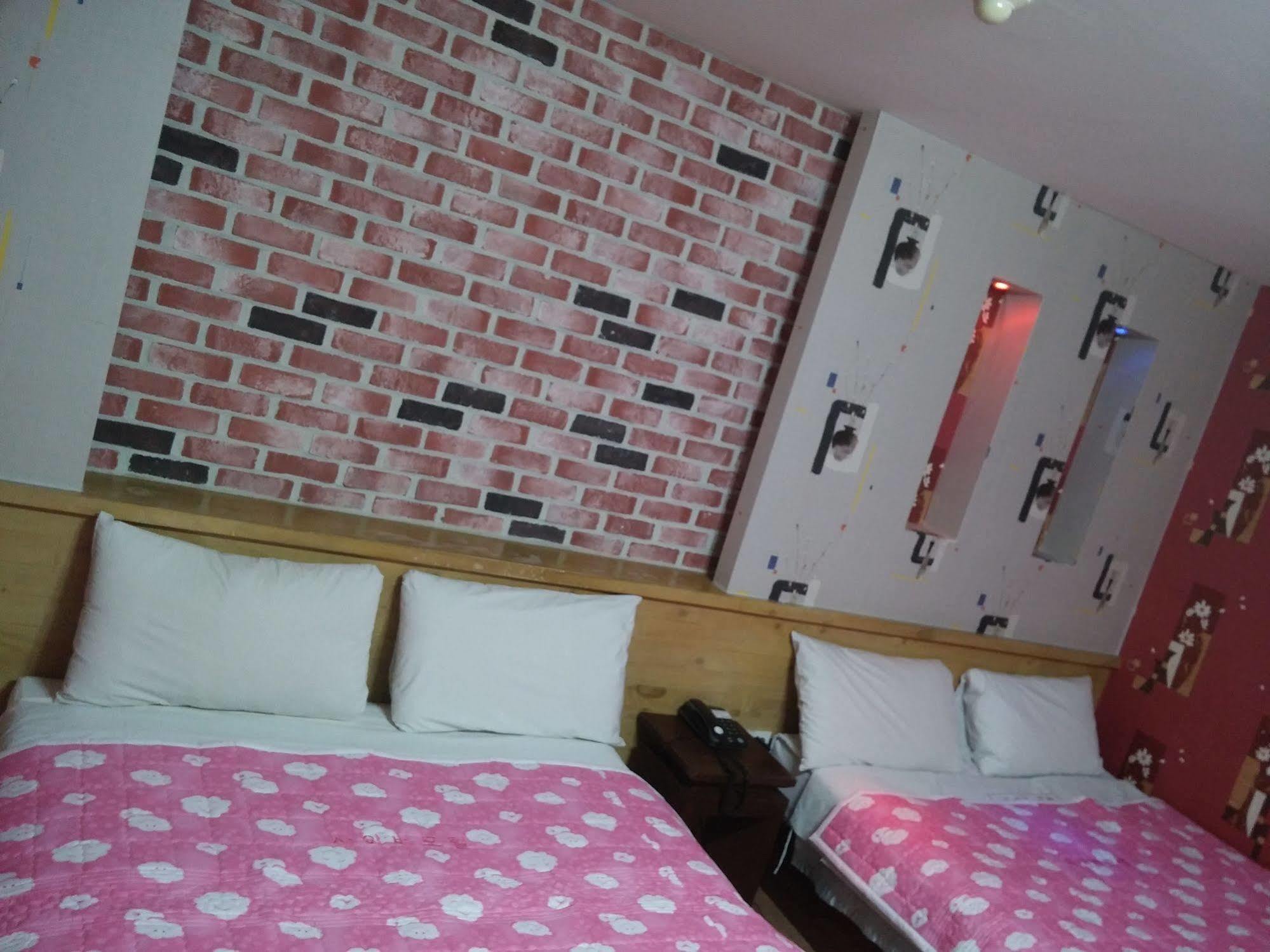 גונסאן Cyber Motel מראה חיצוני תמונה